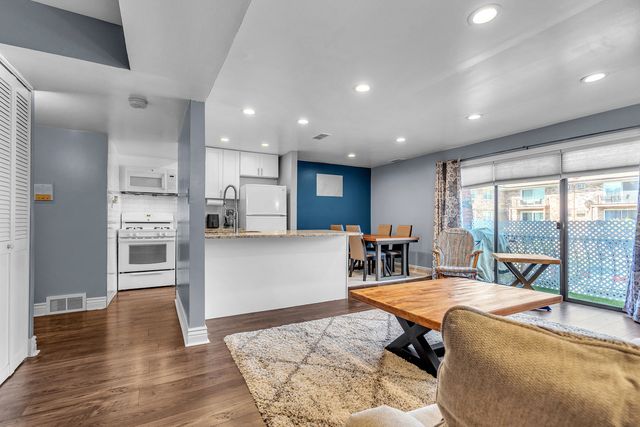 9829 Nottingham Avenue 10, Chicago Ridge, IL 60415