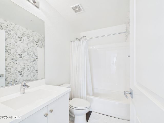 2335 E HIDALGO Avenue, Phoenix, AZ 85040