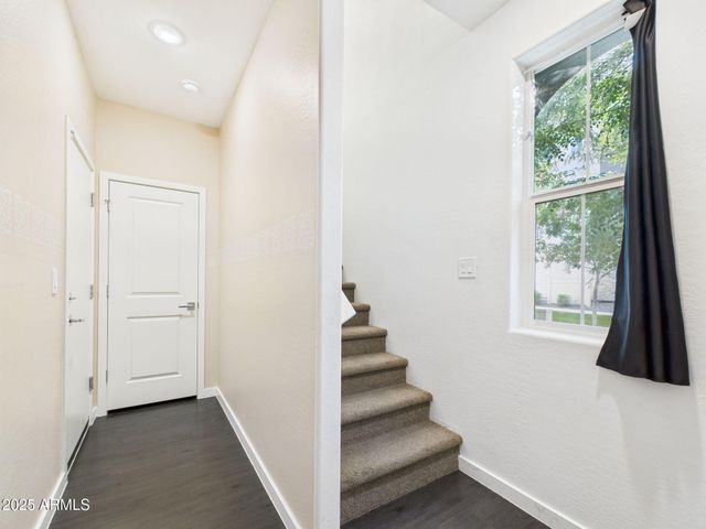 2335 E HIDALGO Avenue, Phoenix, AZ 85040