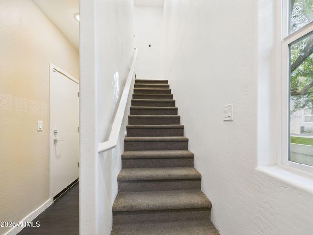 2335 E HIDALGO Avenue, Phoenix, AZ 85040