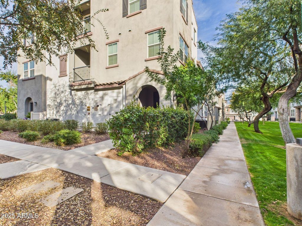 2335 E HIDALGO Avenue, Phoenix, AZ 85040 — photo 3