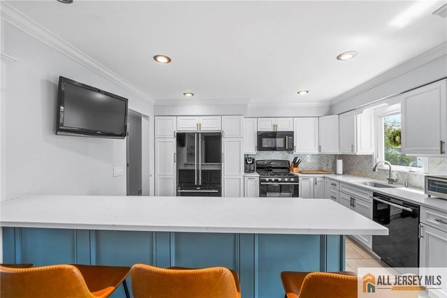 275 Alden Avenue, Edison, NJ 08820