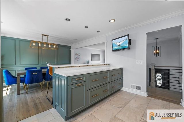 275 Alden Avenue, Edison, NJ 08820