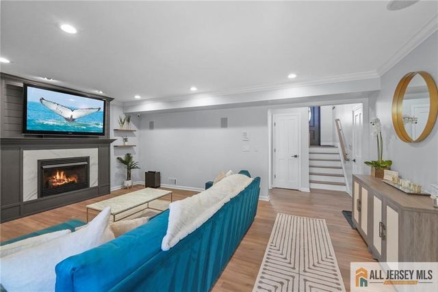 275 Alden Avenue, Edison, NJ 08820