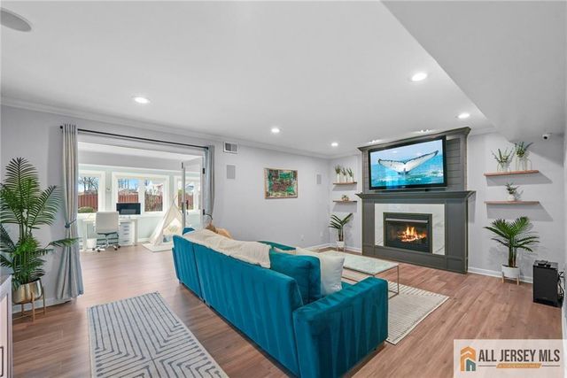 275 Alden Avenue, Edison, NJ 08820