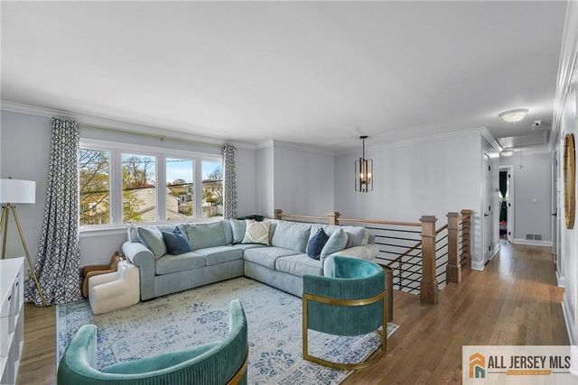 275 Alden Avenue, Edison, NJ 08820