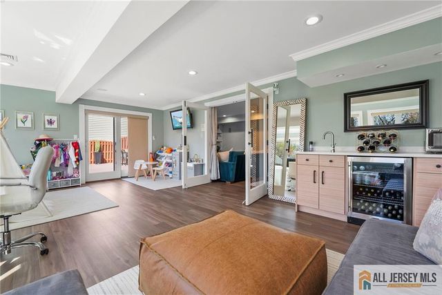 275 Alden Avenue, Edison, NJ 08820