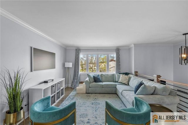 275 Alden Avenue, Edison, NJ 08820