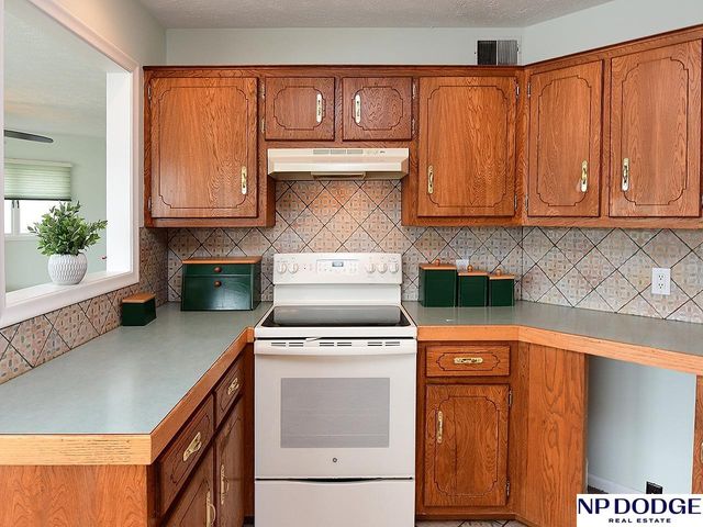 2710 Annabelle Drive, Bellevue, NE 68123