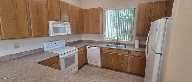 14225 N BRUNSWICK Drive N B, Fountain Hills, AZ 85268