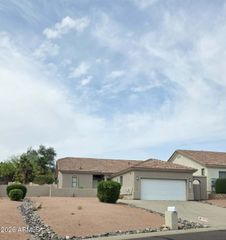 14225 N BRUNSWICK Drive N B, Fountain Hills, AZ 85268
