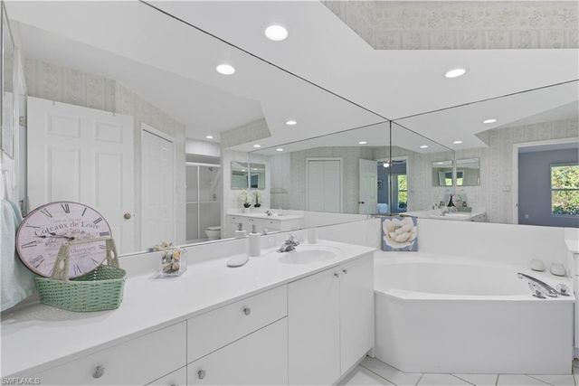 3605 Corinthian WAY, Naples, FL 34105