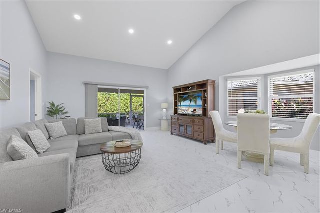 3605 Corinthian WAY, Naples, FL 34105