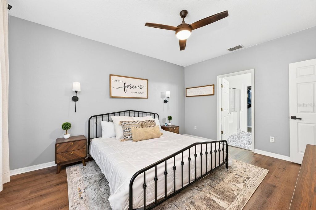 Image 20 of property listing at 9169 VENEZIA PLANTATION DRIVE, Orlando, FL 32829