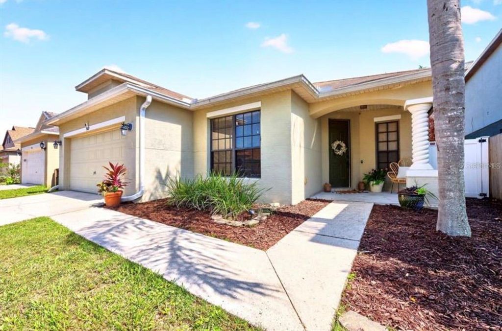 Image 4 of property listing at 9169 VENEZIA PLANTATION DRIVE, Orlando, FL 32829