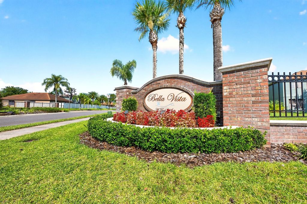 Image 38 of property listing at 9169 VENEZIA PLANTATION DRIVE, Orlando, FL 32829