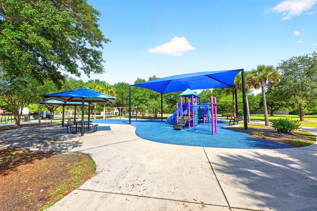 Image 42 of property listing at 9169 VENEZIA PLANTATION DRIVE, Orlando, FL 32829