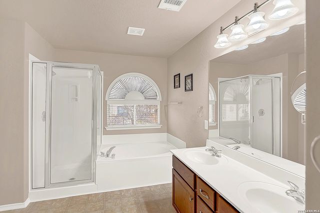 108 BLUE SAGE LN, Cibolo, TX 78108