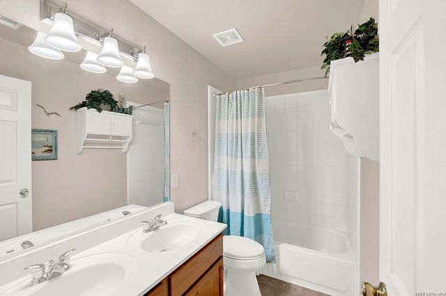 108 BLUE SAGE LN, Cibolo, TX 78108