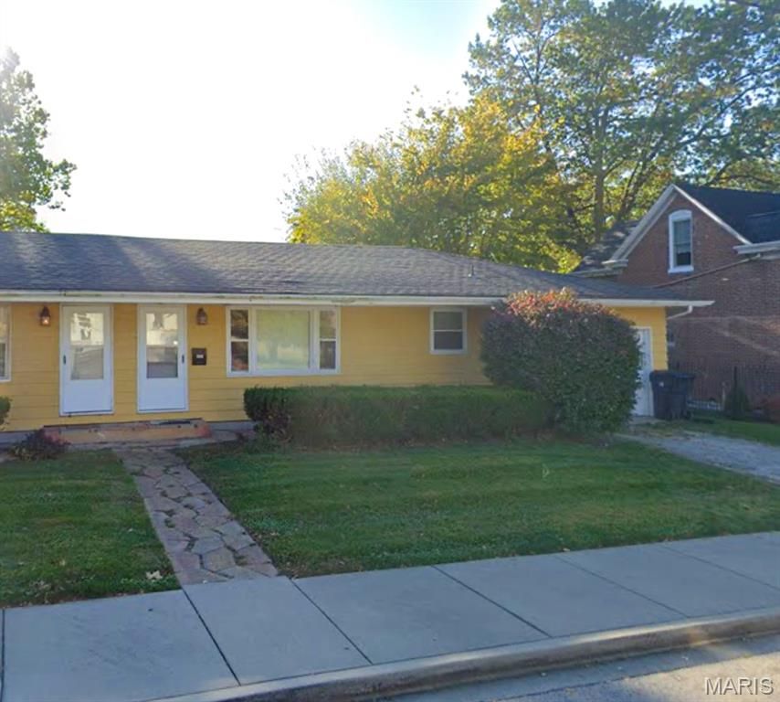 310 S 10TH Street, Belleville, IL 62220