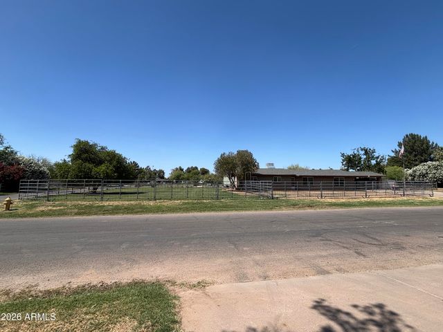 6508 W FREMONT Road, Laveen, AZ 85339