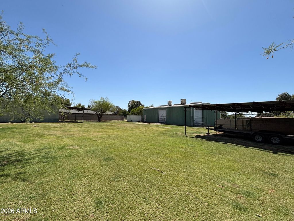 Image 3 of property listing at 6508 W FREMONT Road, Laveen, AZ 85339