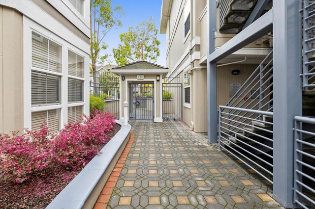 860 Meridian Bay Lane 243, Foster City, CA 94404