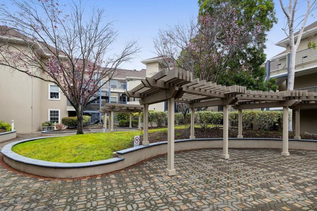 860 Meridian Bay Lane 243, Foster City, CA 94404