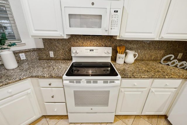 860 Meridian Bay Lane 243, Foster City, CA 94404