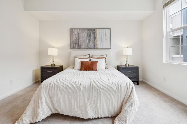 860 Meridian Bay Lane 243, Foster City, CA 94404