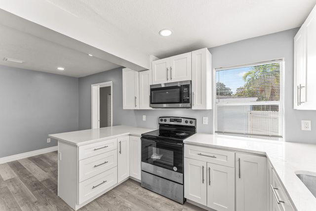 906 S 26th Avenue, Hollywood, FL 33020