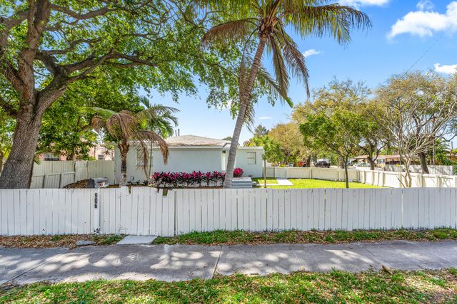 906 S 26th Avenue, Hollywood, FL 33020