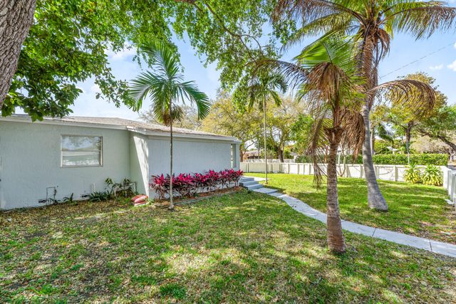906 S 26th Avenue, Hollywood, FL 33020