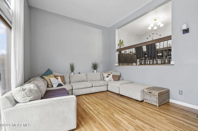 424 Tall Oak Lane, Hillsborough, NJ 08844