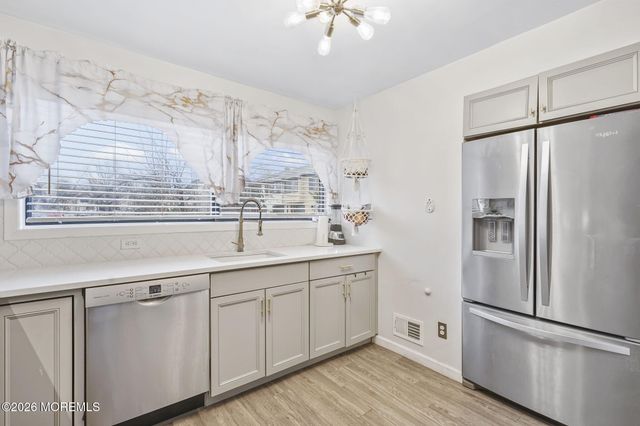424 Tall Oak Lane, Hillsborough, NJ 08844
