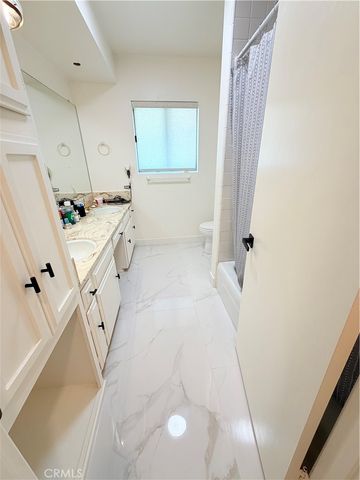 8835 Haskell, North Hills, CA 91343