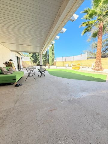 8835 Haskell, North Hills, CA 91343