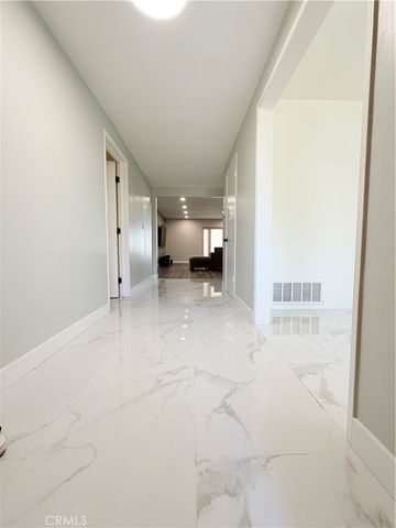 8835 Haskell, North Hills, CA 91343