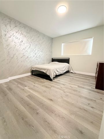 8835 Haskell, North Hills, CA 91343