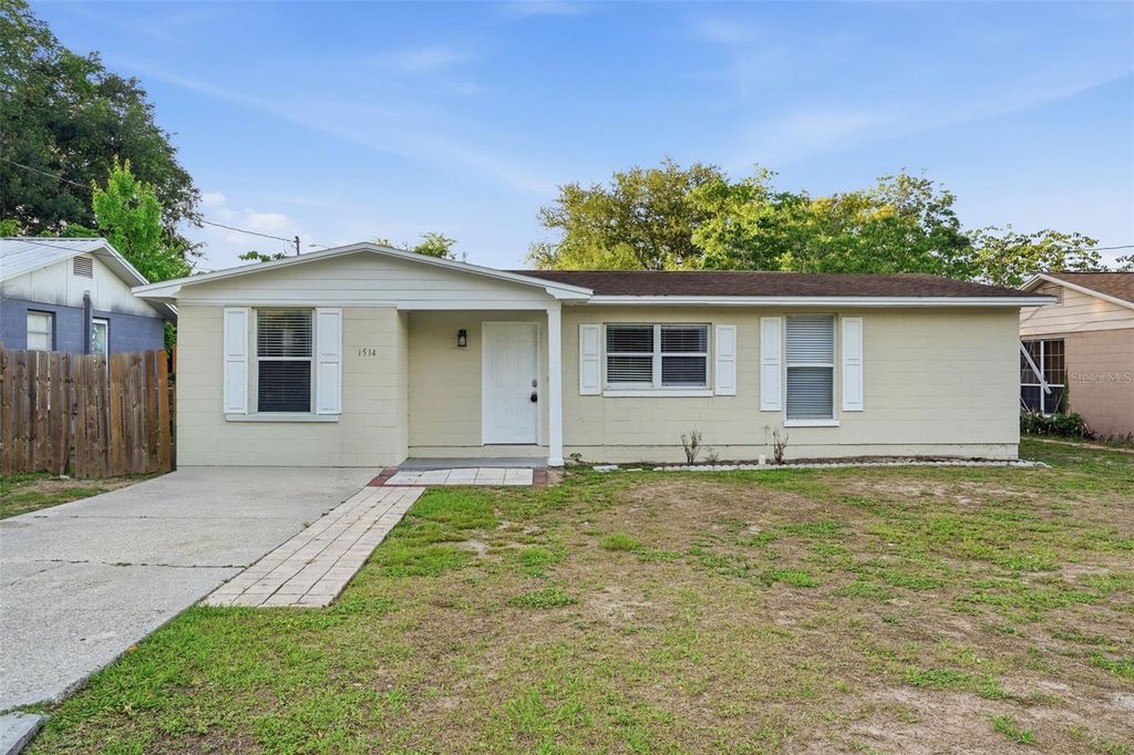 1514 CREST AVENUE, Leesburg, FL 34748