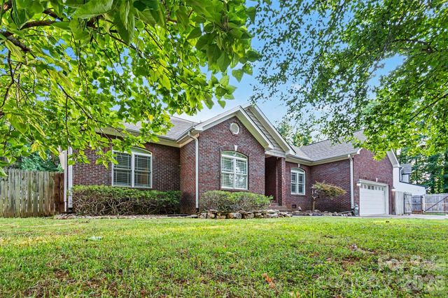 3801 Hayden Drive, Charlotte, NC 28269