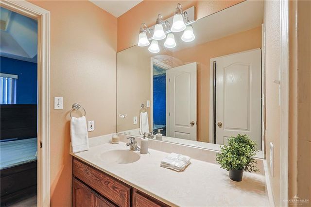 713 W 24th Place, Mission, TX 78574