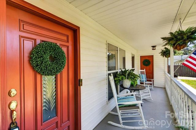 7142 Little Mountain Road, Sherrills Ford, NC 28673