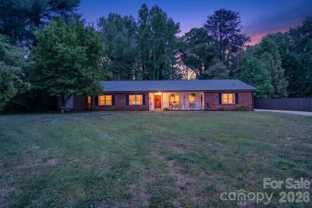 7142 Little Mountain Road, Sherrills Ford, NC 28673