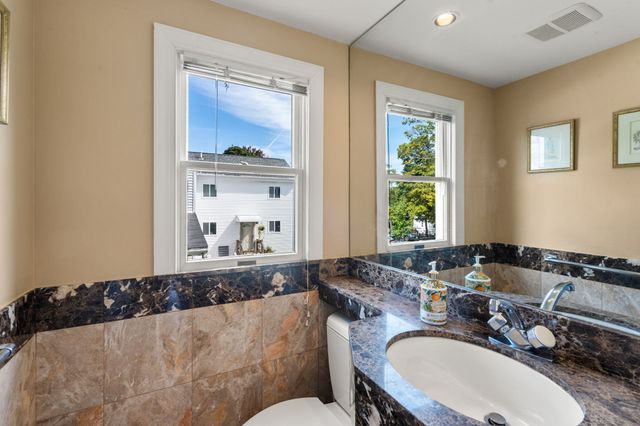 380 Highland Ave, Quincy, MA 02170