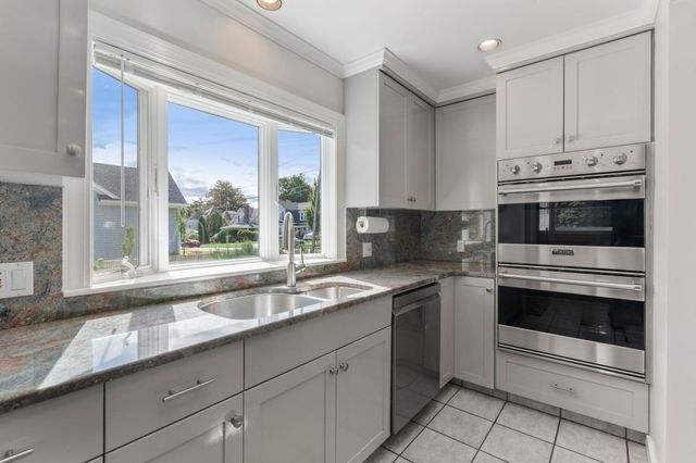 380 Highland Ave, Quincy, MA 02170