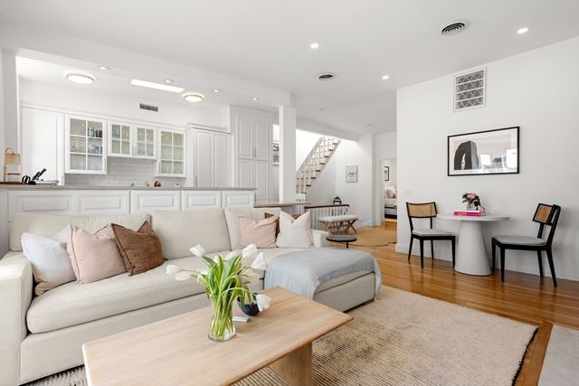 484 Columbus Ave 4, Boston, MA 02118