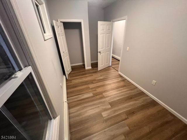 824 MT PROSPECT, Newark City, NJ 07104