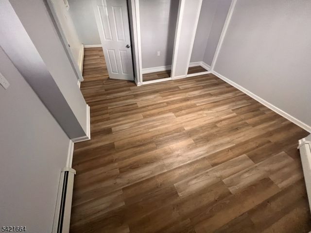 824 MT PROSPECT, Newark City, NJ 07104