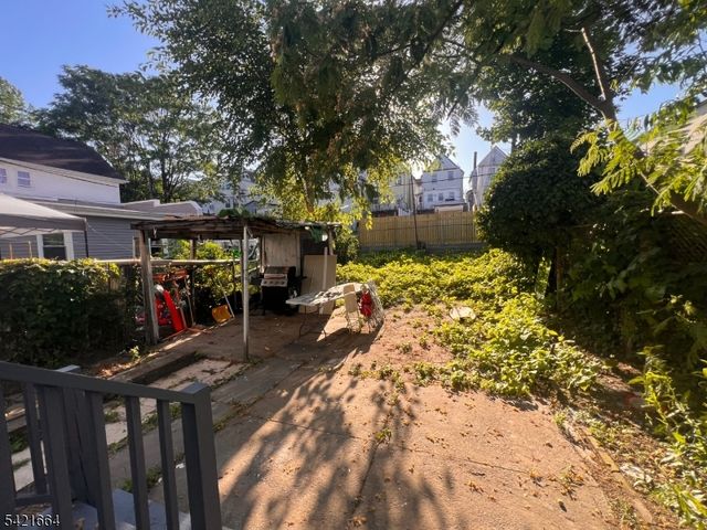 824 MT PROSPECT, Newark City, NJ 07104